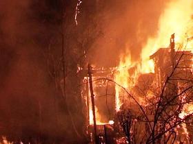 При пожаре в частном доме погибли два человека