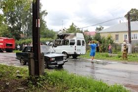 На улице Ухтомского взорвалась пассажирская  «Газель»